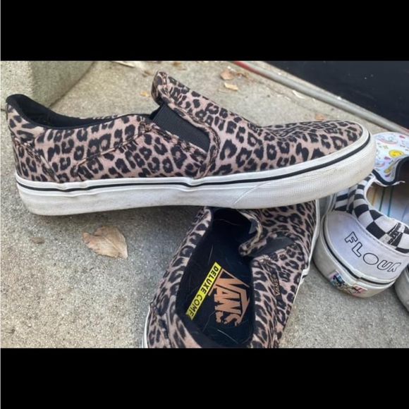 Vans - Picture 1 of 2
